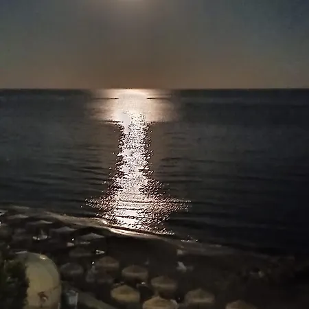 Garden Of Eden - M303 Rey&mar 公寓