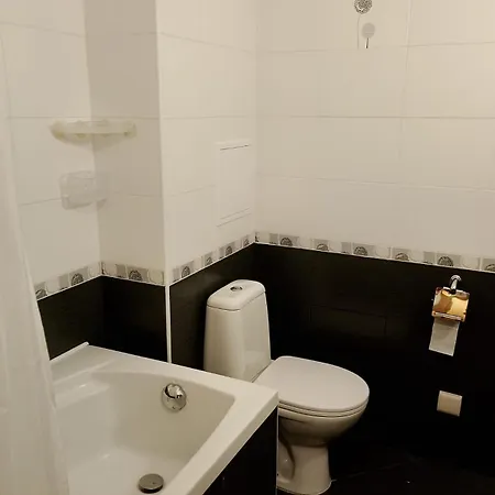 Garden Of Eden - M303 Reymar Apartment