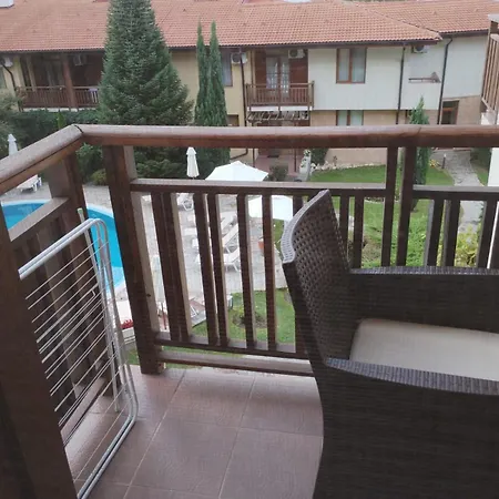 Garden Of Eden - M303 Reymar Apartment